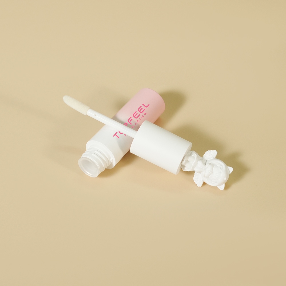 3D-figurine-atas-Lip-gloss-tube