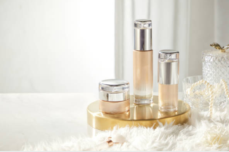 Miks on akrüülkosmeetika pakendamine hea valik ilutööstusele插图1 Akrüülkosmeetika pakend