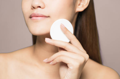 粉扑化妆工具购买指南插图2 粉扑使用方法