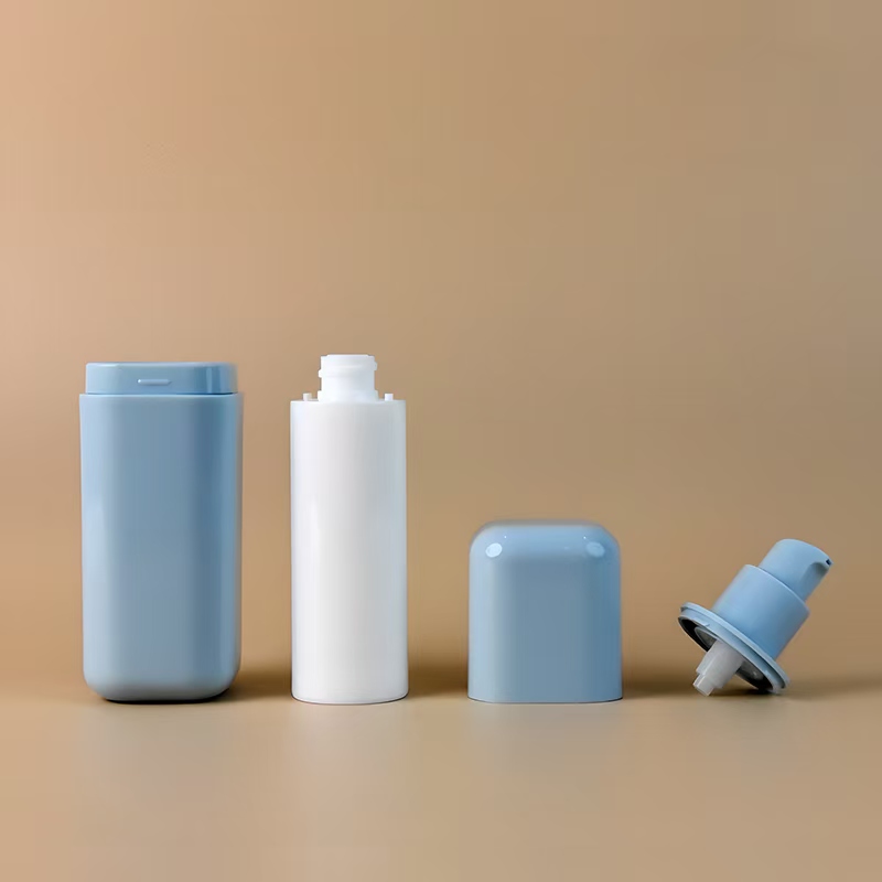 chai xịt khí nén màu xanh