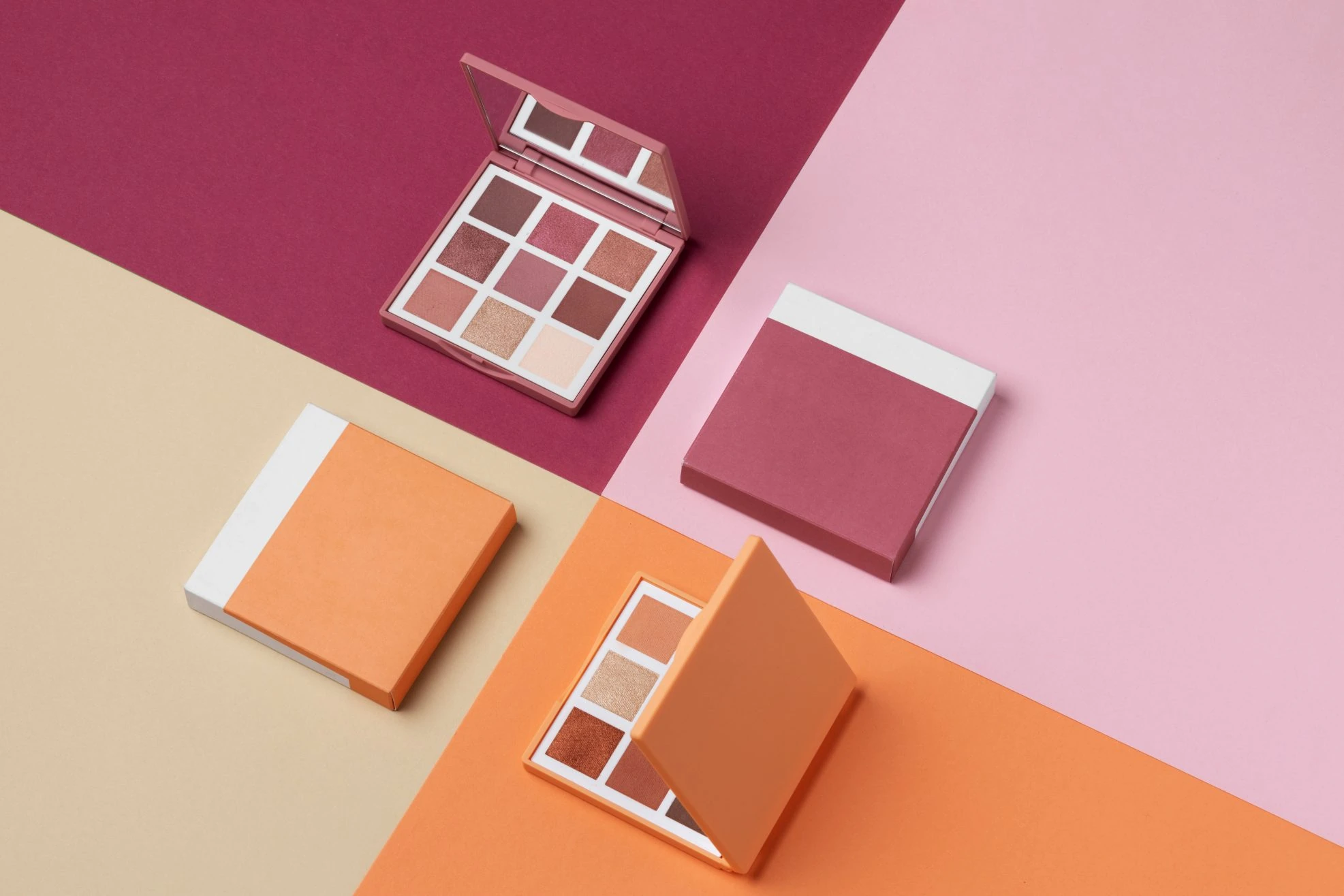 How to Choose Magnetic Makeup Palettes?插图 eyeshadow-palettes-capacity-and-lid-designs
